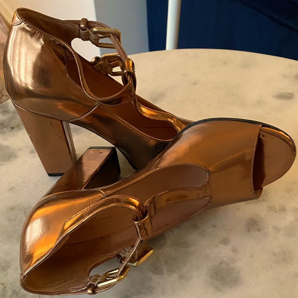 CARVEN by Robert Clergerie rose gold/copper metallic pumps Sz 6.5
